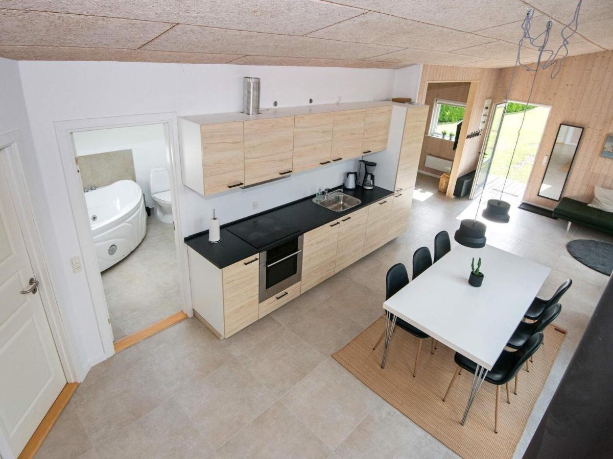 6 Person Holiday Home In Bjert Sønder Bjert Oda fotoğraf